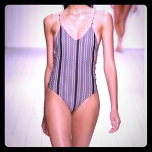 NWOT Acacia Florence Polynesia